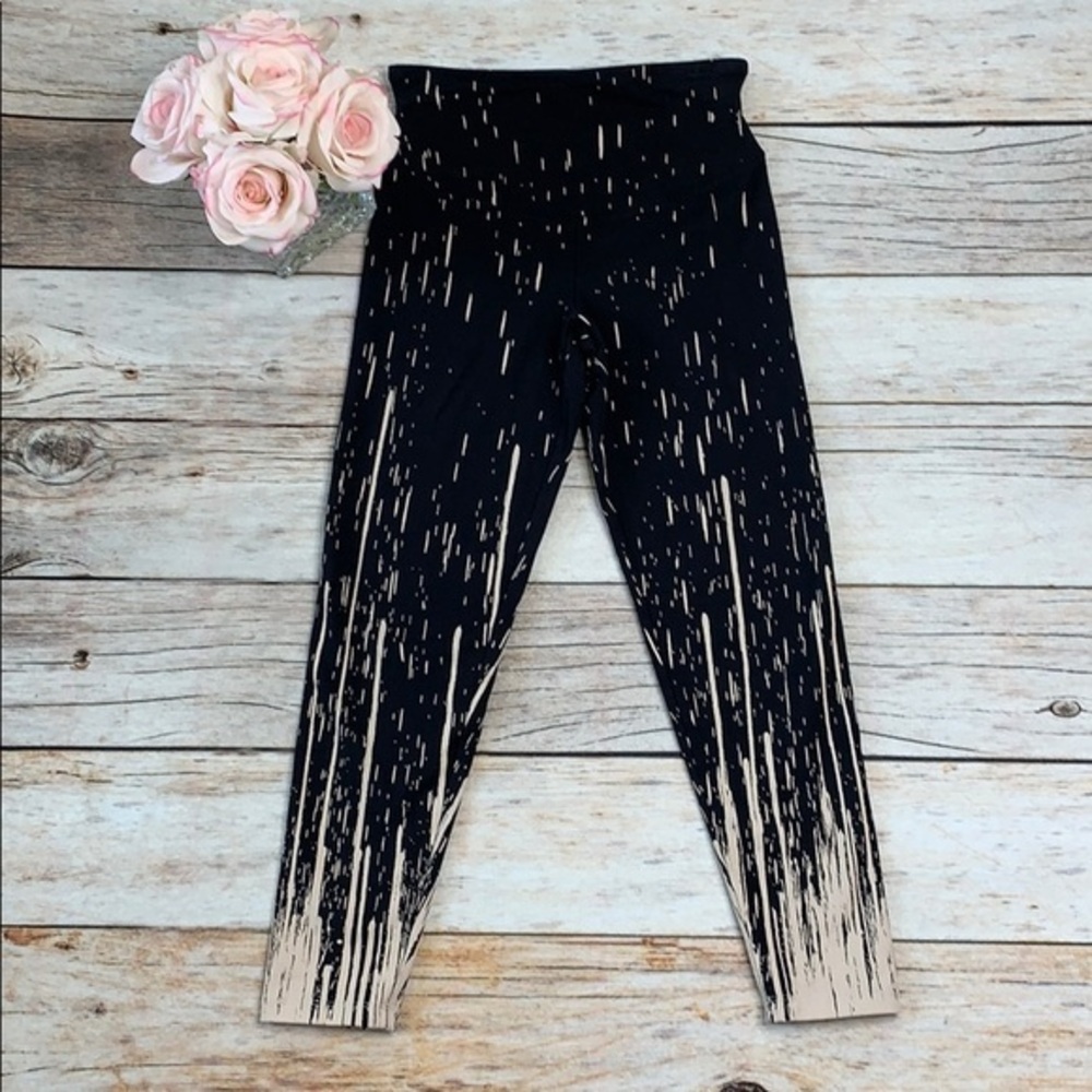 YUMMY by Heather Thomson Capri leggings
